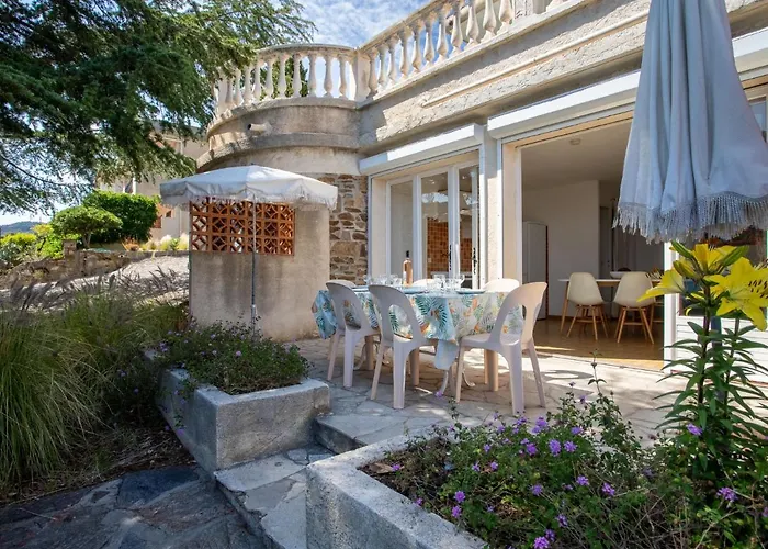 Les Floralies Ii-3 By Interhome Le Lavandou